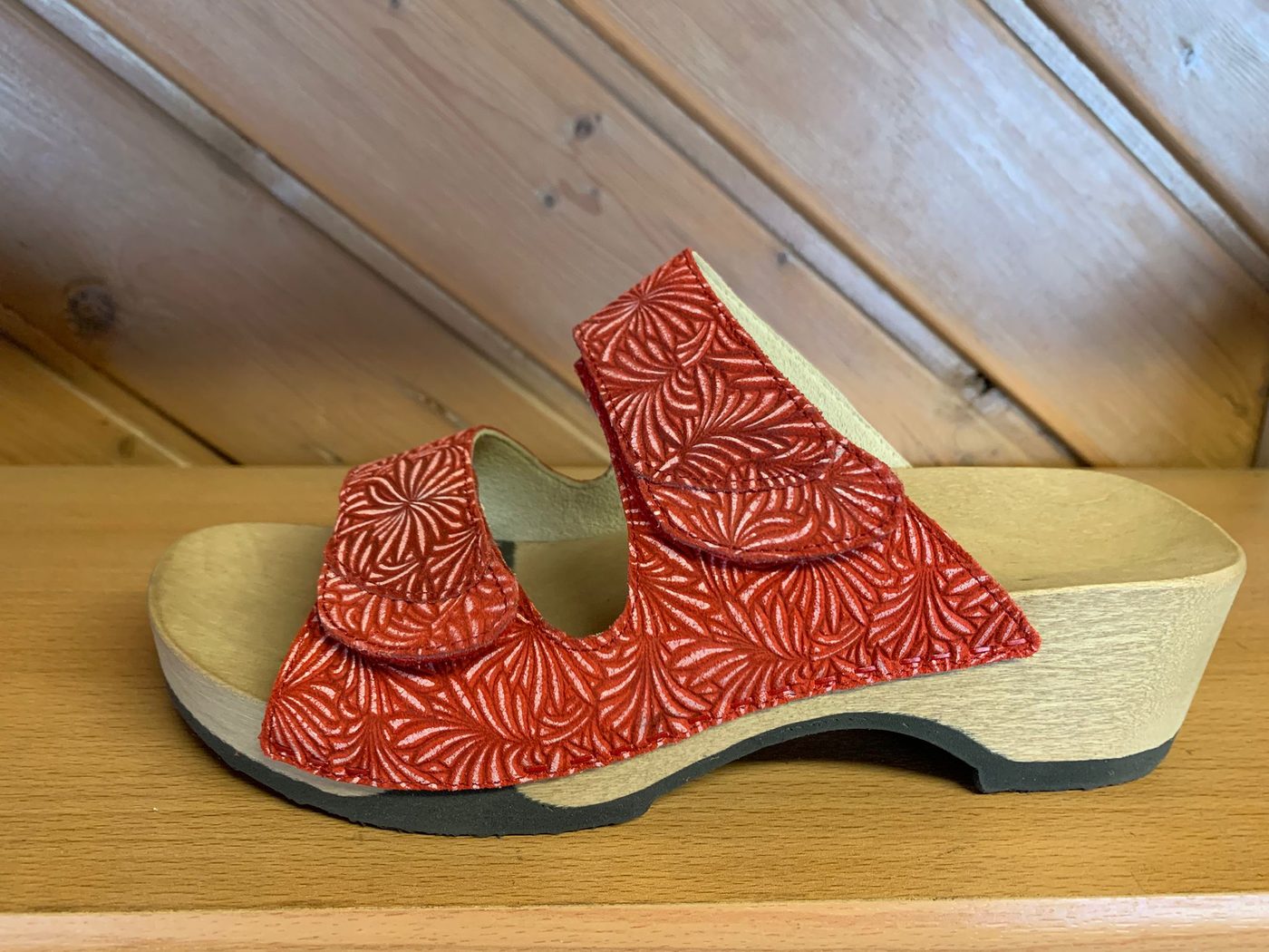 HOGES Modell 720 Lina in Rot