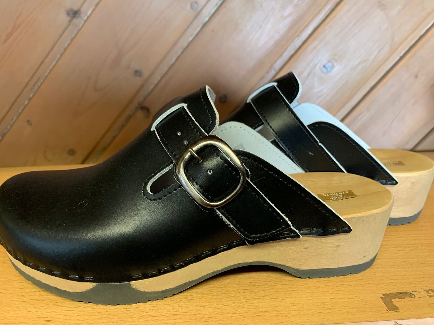 HOGES Modell 220 in Schwarz, ungelocht